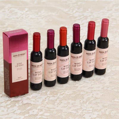 Red Bottle Lip Gloss – No Makeup, No Stick, Bold Shine